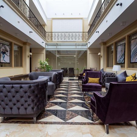 Hotel Royal Bv Ustʼ-Kamenogorsk Esterno foto