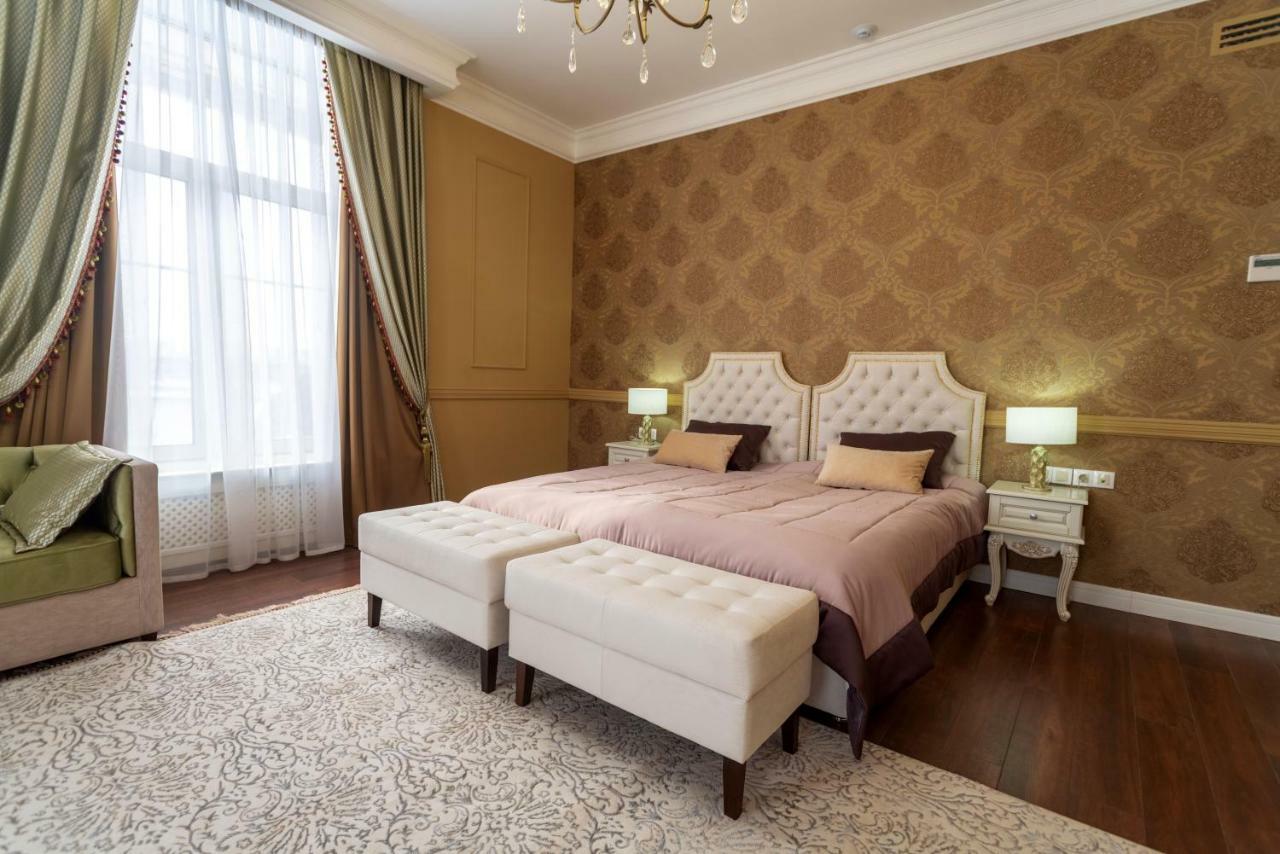 Hotel Royal Bv Ustʼ-Kamenogorsk Esterno foto