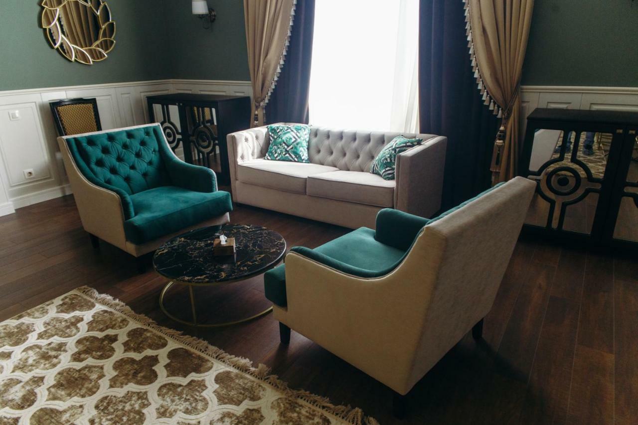 Hotel Royal Bv Ustʼ-Kamenogorsk Esterno foto
