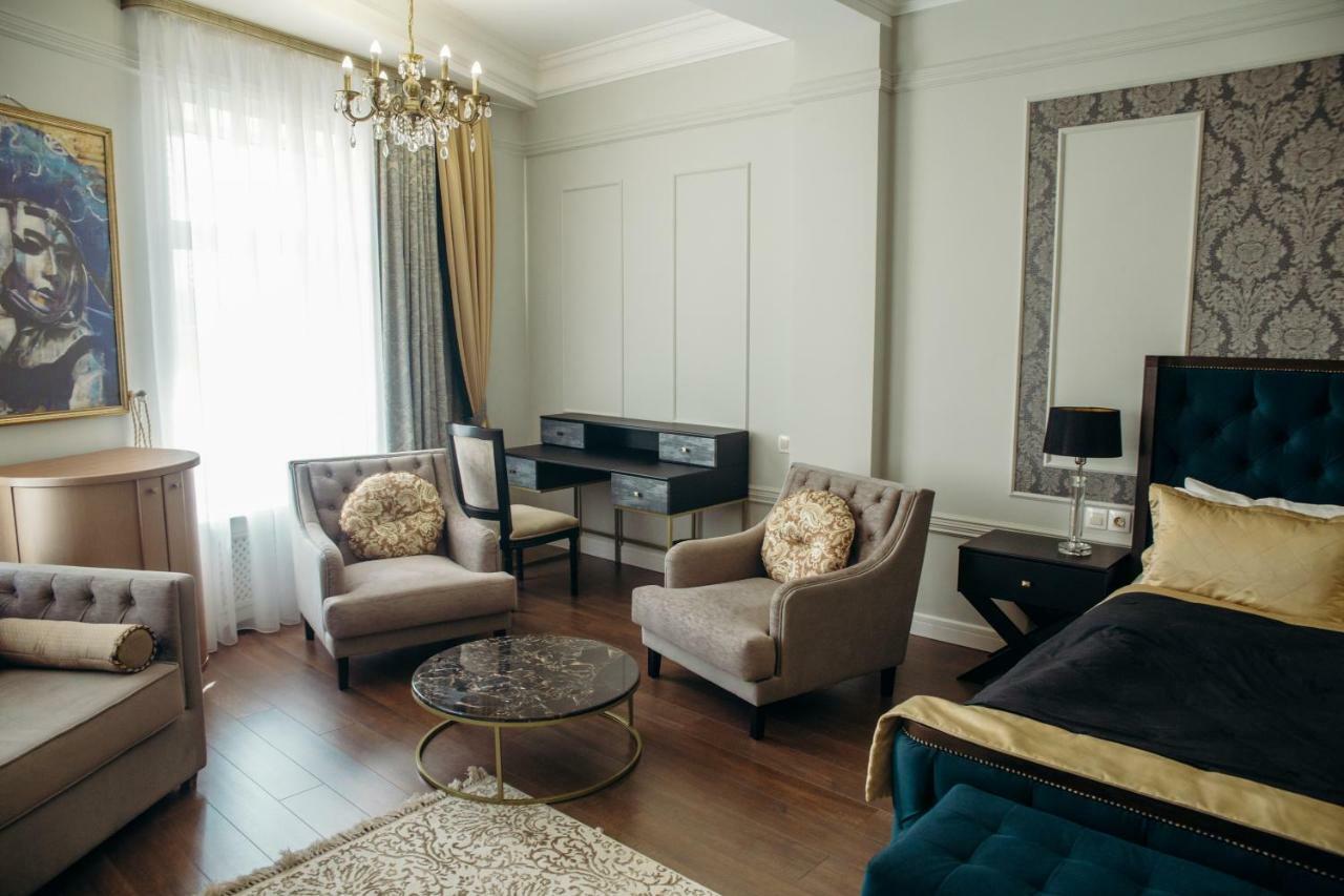 Hotel Royal Bv Ustʼ-Kamenogorsk Esterno foto