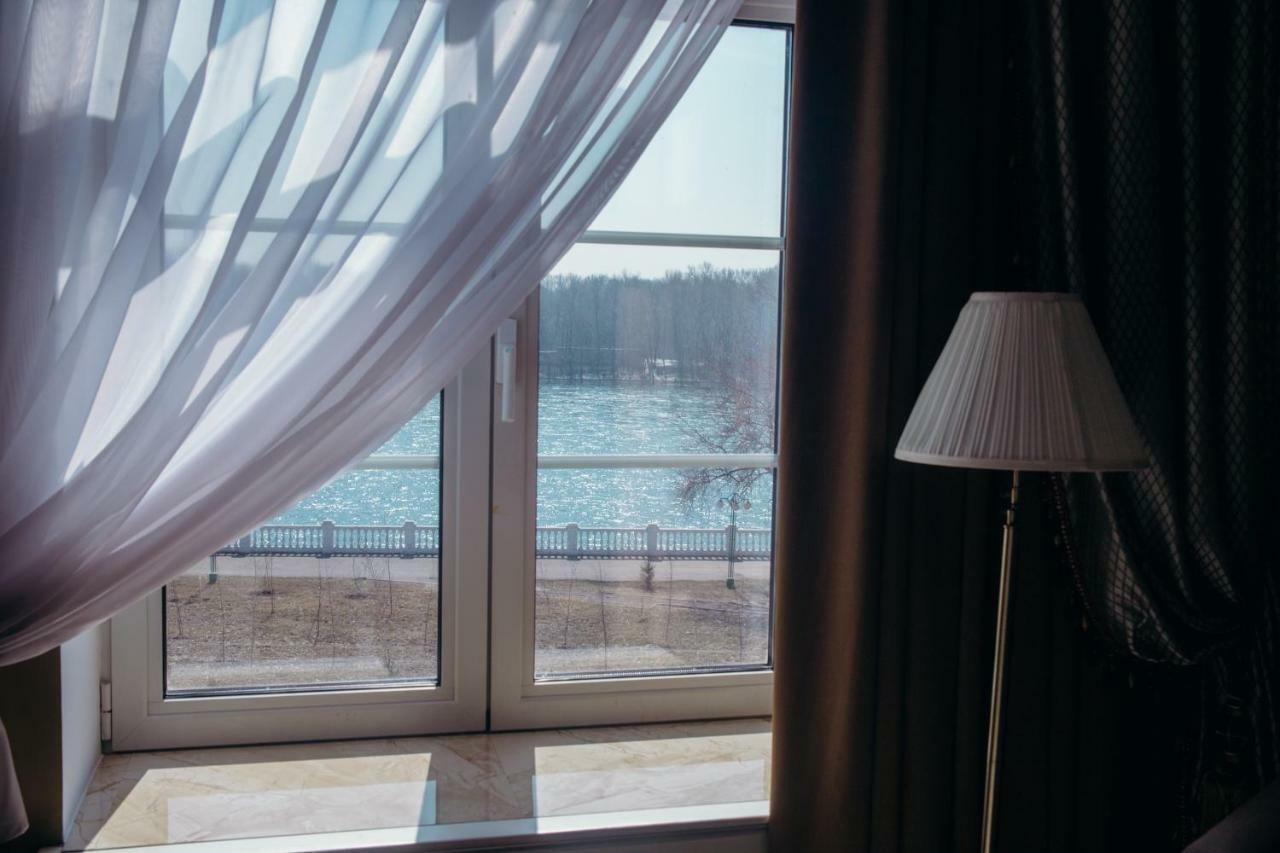 Hotel Royal Bv Ustʼ-Kamenogorsk Esterno foto